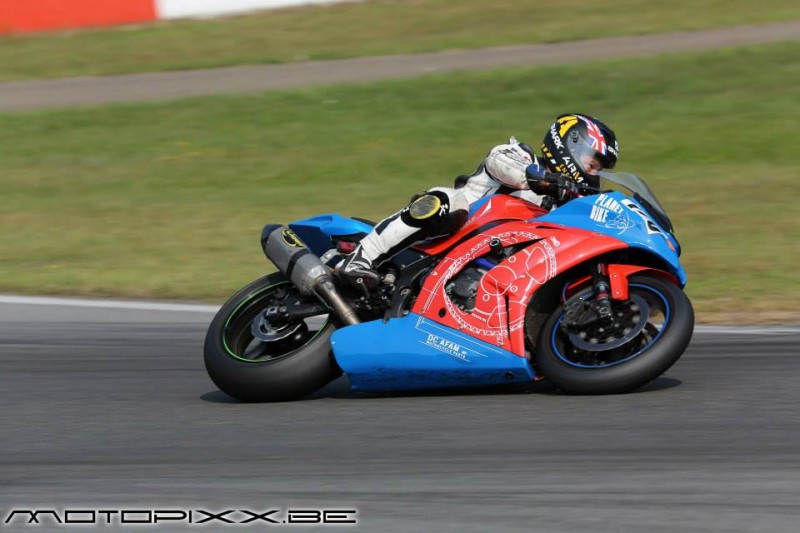 Moto de course - image 1